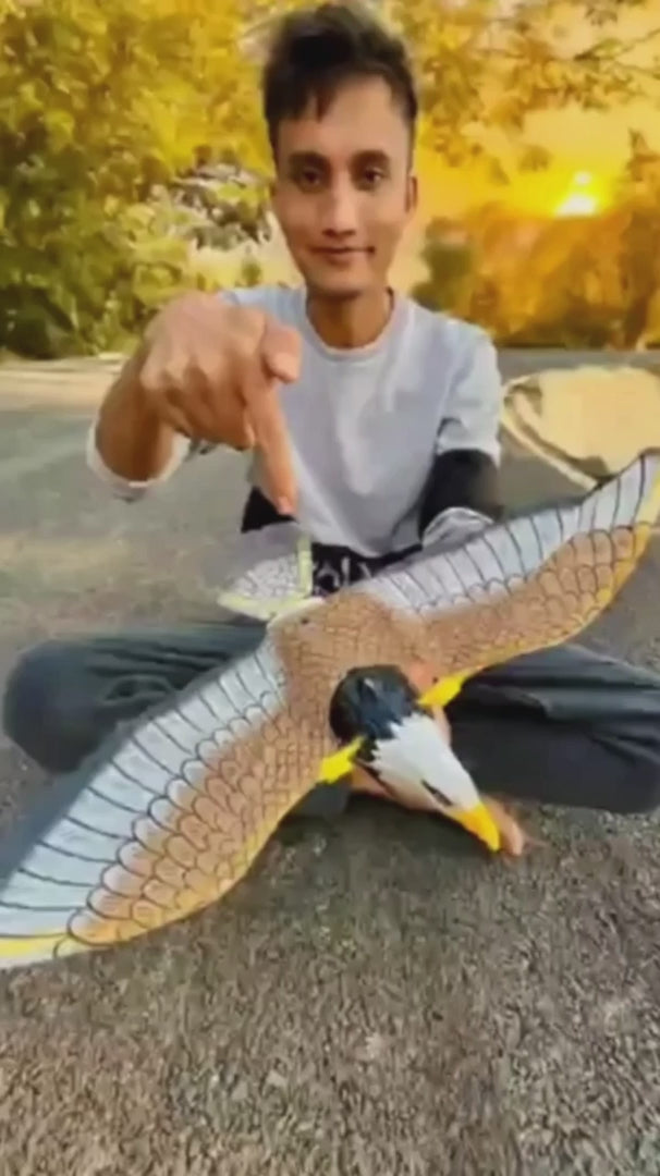 Realistic Flying Eagle Bird Toy — Majestic in Motion!